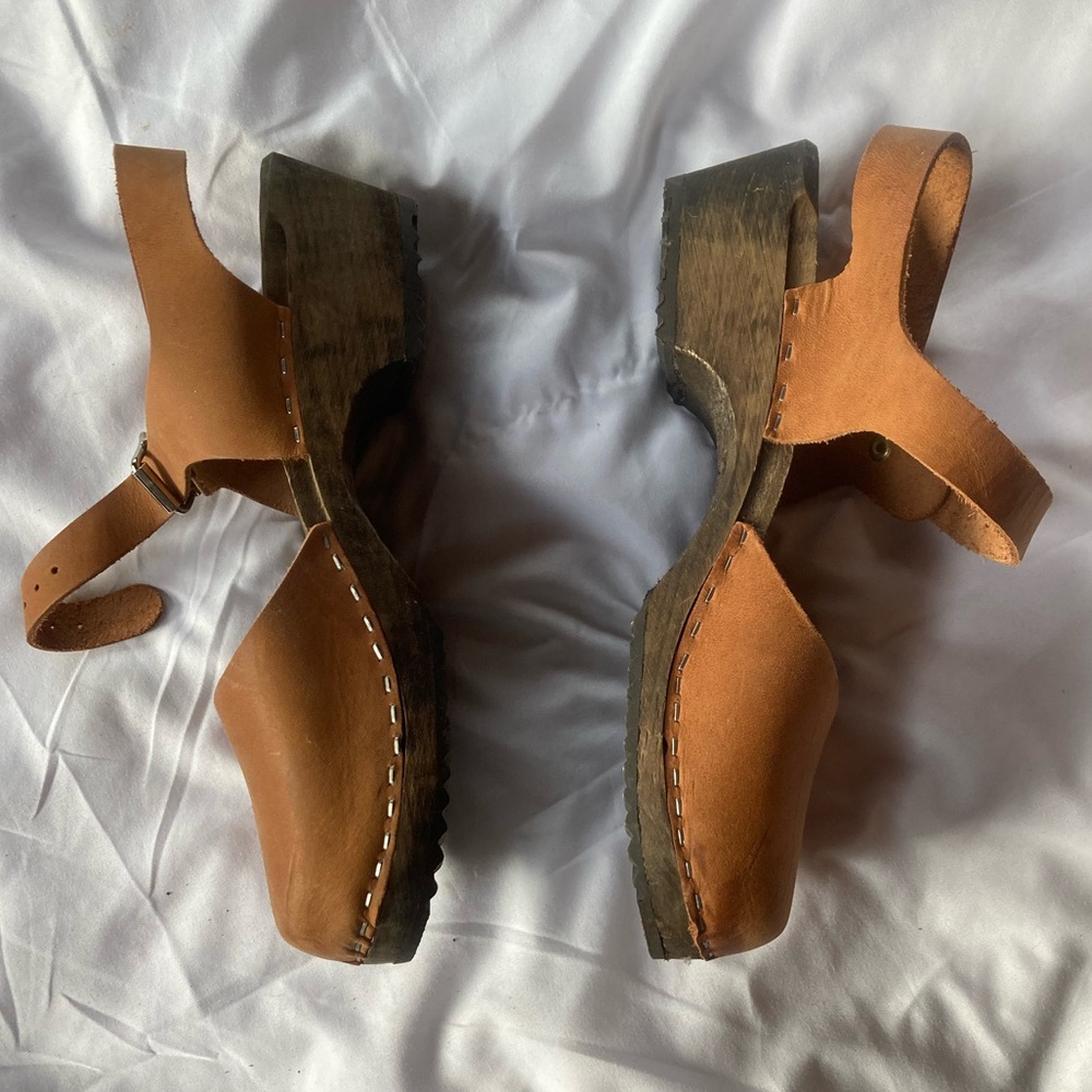 Low wood clogs